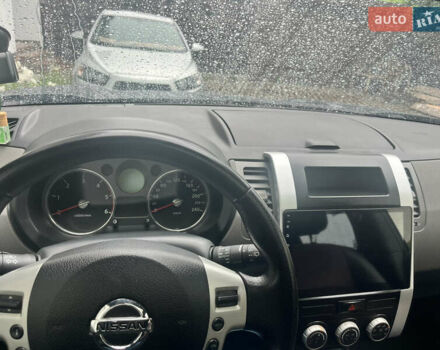 Черный Ниссан ИксТрейл, объемом двигателя 2 л и пробегом 175 тыс. км за 11500 $, фото 5 на Automoto.ua