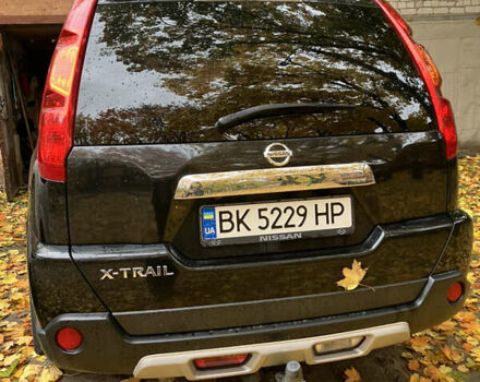 Черный Ниссан ИксТрейл, объемом двигателя 2 л и пробегом 257 тыс. км за 9147 $, фото 6 на Automoto.ua