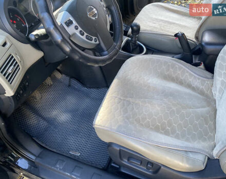 Черный Ниссан ИксТрейл, объемом двигателя 2 л и пробегом 214 тыс. км за 11500 $, фото 14 на Automoto.ua