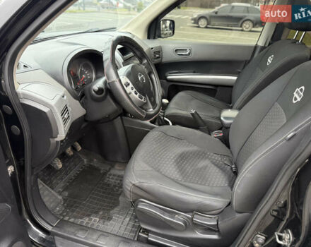 Черный Ниссан ИксТрейл, объемом двигателя 2.49 л и пробегом 197 тыс. км за 8888 $, фото 24 на Automoto.ua