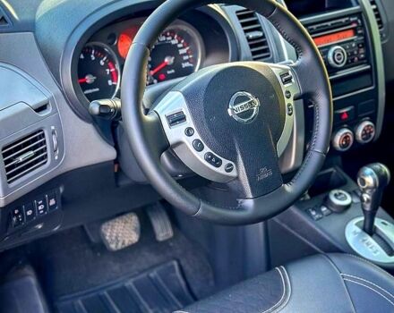 Черный Ниссан ИксТрейл, объемом двигателя 2 л и пробегом 227 тыс. км за 8300 $, фото 5 на Automoto.ua