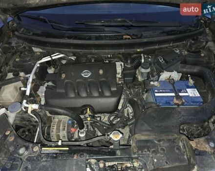 Черный Ниссан ИксТрейл, объемом двигателя 2 л и пробегом 200 тыс. км за 10300 $, фото 4 на Automoto.ua