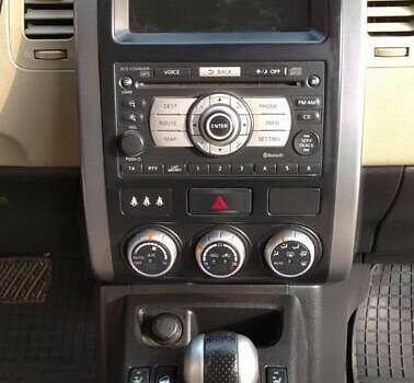 Черный Ниссан ИксТрейл, объемом двигателя 2 л и пробегом 240 тыс. км за 9700 $, фото 9 на Automoto.ua