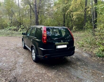 Черный Ниссан ИксТрейл, объемом двигателя 2.2 л и пробегом 200 тыс. км за 5800 $, фото 6 на Automoto.ua