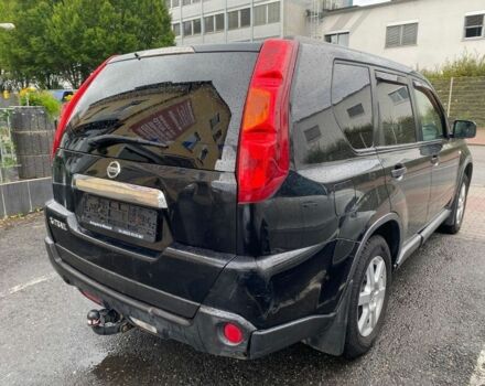 Черный Ниссан ИксТрейл, объемом двигателя 2 л и пробегом 240 тыс. км за 3600 $, фото 4 на Automoto.ua