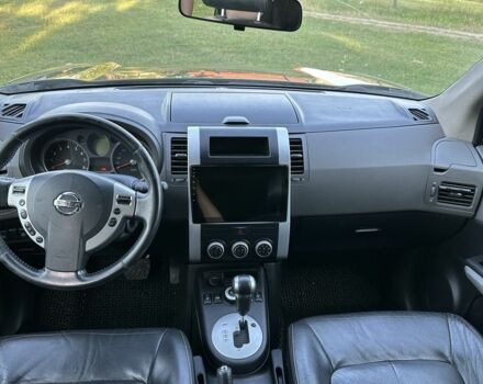 Чорний Ніссан ІксТрейл, об'ємом двигуна 2.5 л та пробігом 238 тис. км за 9500 $, фото 4 на Automoto.ua