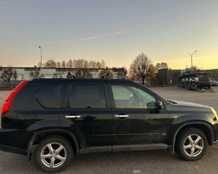 Чорний Ніссан ІксТрейл, об'ємом двигуна 2 л та пробігом 288 тис. км за 4582 $, фото 2 на Automoto.ua