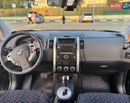 Чорний Ніссан ІксТрейл, об'ємом двигуна 2.49 л та пробігом 233 тис. км за 10500 $, фото 5 на Automoto.ua