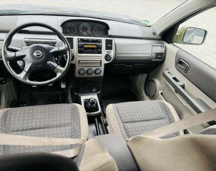 Чорний Ніссан ІксТрейл, об'ємом двигуна 0 л та пробігом 200 тис. км за 2999 $, фото 6 на Automoto.ua