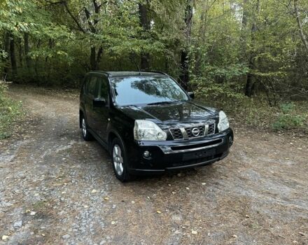 Черный Ниссан ИксТрейл, объемом двигателя 2.2 л и пробегом 200 тыс. км за 5800 $, фото 1 на Automoto.ua