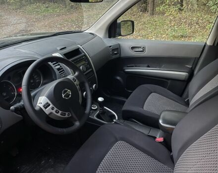 Черный Ниссан ИксТрейл, объемом двигателя 2.2 л и пробегом 200 тыс. км за 5800 $, фото 10 на Automoto.ua