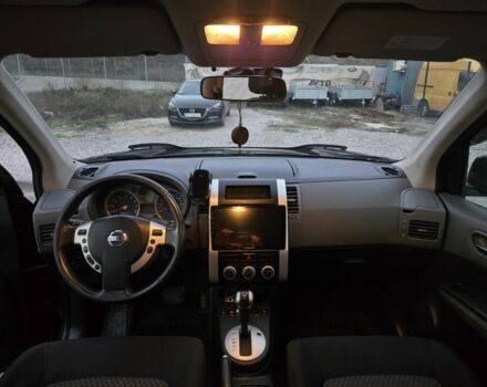 Чорний Ніссан ІксТрейл, об'ємом двигуна 2 л та пробігом 200 тис. км за 10300 $, фото 3 на Automoto.ua