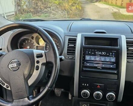 Черный Ниссан ИксТрейл, объемом двигателя 2 л и пробегом 230 тыс. км за 9000 $, фото 6 на Automoto.ua