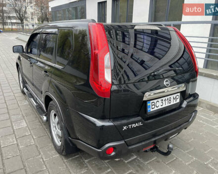 Черный Ниссан ИксТрейл, объемом двигателя 2 л и пробегом 169 тыс. км за 10900 $, фото 4 на Automoto.ua