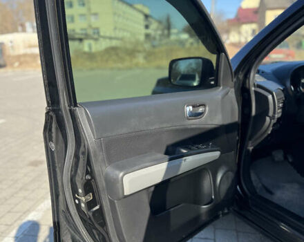 Чорний Ніссан ІксТрейл, об'ємом двигуна 2 л та пробігом 224 тис. км за 12400 $, фото 28 на Automoto.ua