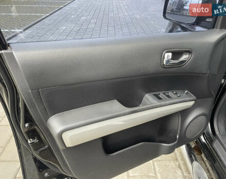 Черный Ниссан ИксТрейл, объемом двигателя 2 л и пробегом 169 тыс. км за 10900 $, фото 13 на Automoto.ua