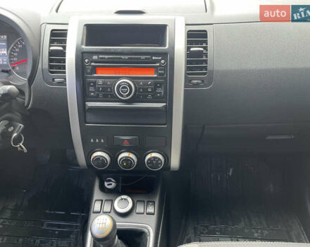 Черный Ниссан ИксТрейл, объемом двигателя 2 л и пробегом 169 тыс. км за 10900 $, фото 19 на Automoto.ua