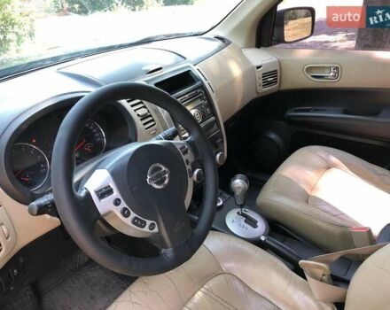 Черный Ниссан ИксТрейл, объемом двигателя 2.49 л и пробегом 343 тыс. км за 8500 $, фото 7 на Automoto.ua