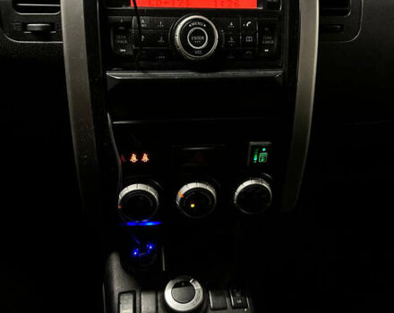 Черный Ниссан ИксТрейл, объемом двигателя 2 л и пробегом 183 тыс. км за 10500 $, фото 28 на Automoto.ua