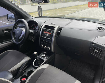 Черный Ниссан ИксТрейл, объемом двигателя 2 л и пробегом 169 тыс. км за 10900 $, фото 20 на Automoto.ua