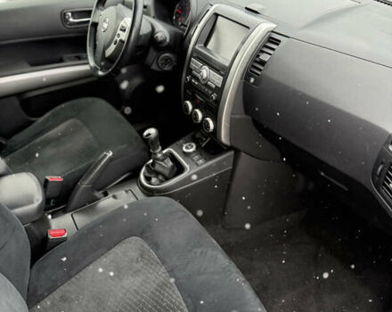 Черный Ниссан ИксТрейл, объемом двигателя 2 л и пробегом 258 тыс. км за 11999 $, фото 9 на Automoto.ua