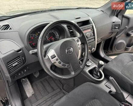 Черный Ниссан ИксТрейл, объемом двигателя 2 л и пробегом 11 тыс. км за 18500 $, фото 32 на Automoto.ua