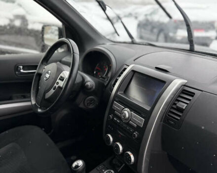 Черный Ниссан ИксТрейл, объемом двигателя 2 л и пробегом 258 тыс. км за 11999 $, фото 13 на Automoto.ua