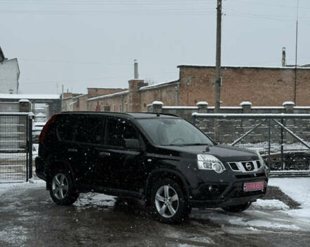 Черный Ниссан ИксТрейл, объемом двигателя 2 л и пробегом 258 тыс. км за 11999 $, фото 4 на Automoto.ua