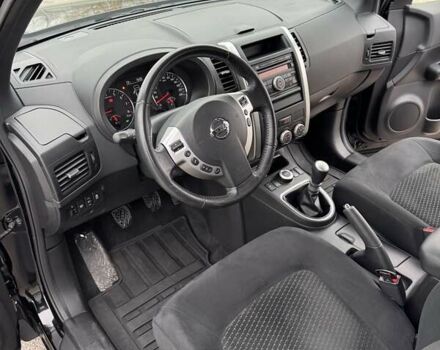 Черный Ниссан ИксТрейл, объемом двигателя 2 л и пробегом 11 тыс. км за 18500 $, фото 31 на Automoto.ua