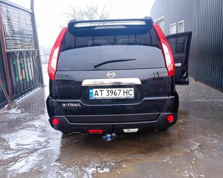 Черный Ниссан ИксТрейл, объемом двигателя 2 л и пробегом 230 тыс. км за 10200 $, фото 4 на Automoto.ua