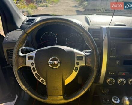 Чорний Ніссан ІксТрейл, об'ємом двигуна 2 л та пробігом 228 тис. км за 15200 $, фото 12 на Automoto.ua