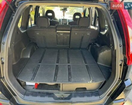 Чорний Ніссан ІксТрейл, об'ємом двигуна 2 л та пробігом 228 тис. км за 15200 $, фото 4 на Automoto.ua