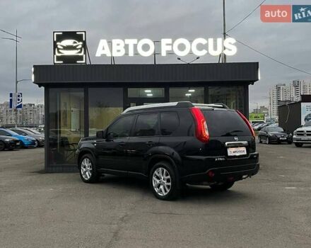 Черный Ниссан ИксТрейл, объемом двигателя 2 л и пробегом 250 тыс. км за 12990 $, фото 4 на Automoto.ua