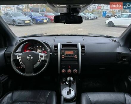 Черный Ниссан ИксТрейл, объемом двигателя 2 л и пробегом 250 тыс. км за 12990 $, фото 12 на Automoto.ua