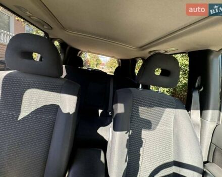 Чорний Ніссан ІксТрейл, об'ємом двигуна 2 л та пробігом 228 тис. км за 15200 $, фото 7 на Automoto.ua