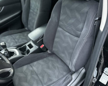 Черный Ниссан ИксТрейл, объемом двигателя 1.6 л и пробегом 200 тыс. км за 16300 $, фото 103 на Automoto.ua