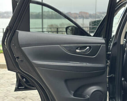 Черный Ниссан ИксТрейл, объемом двигателя 1.6 л и пробегом 200 тыс. км за 16300 $, фото 108 на Automoto.ua