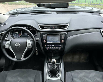 Черный Ниссан ИксТрейл, объемом двигателя 1.6 л и пробегом 200 тыс. км за 16300 $, фото 87 на Automoto.ua