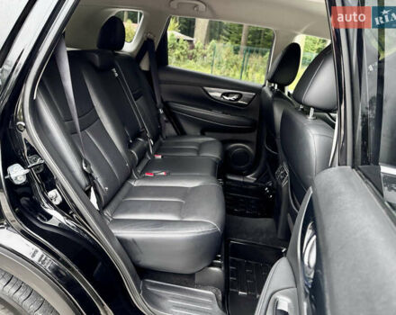 Черный Ниссан ИксТрейл, объемом двигателя 1.6 л и пробегом 160 тыс. км за 17600 $, фото 66 на Automoto.ua