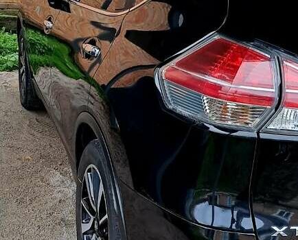 Черный Ниссан ИксТрейл, объемом двигателя 1.6 л и пробегом 202 тыс. км за 17000 $, фото 3 на Automoto.ua