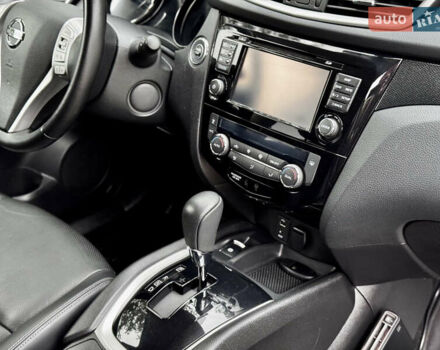 Черный Ниссан ИксТрейл, объемом двигателя 1.6 л и пробегом 160 тыс. км за 17600 $, фото 61 на Automoto.ua