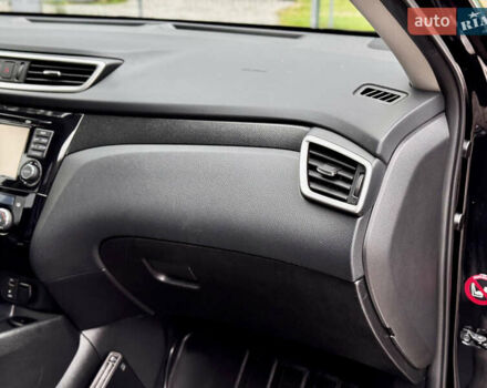 Черный Ниссан ИксТрейл, объемом двигателя 1.6 л и пробегом 160 тыс. км за 17600 $, фото 53 на Automoto.ua