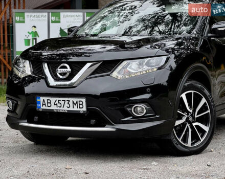 Черный Ниссан ИксТрейл, объемом двигателя 1.6 л и пробегом 160 тыс. км за 17600 $, фото 3 на Automoto.ua