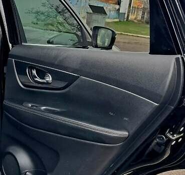 Черный Ниссан ИксТрейл, объемом двигателя 1.6 л и пробегом 202 тыс. км за 17000 $, фото 7 на Automoto.ua