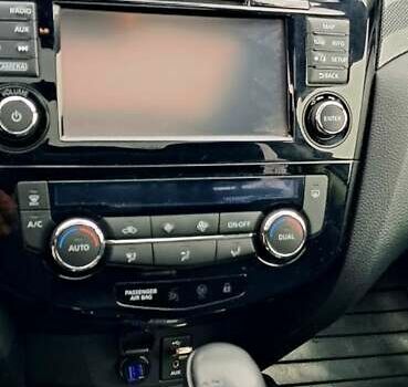 Черный Ниссан ИксТрейл, объемом двигателя 1.6 л и пробегом 202 тыс. км за 17000 $, фото 9 на Automoto.ua