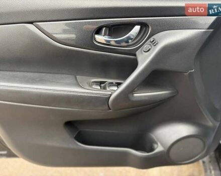 Черный Ниссан ИксТрейл, объемом двигателя 1.6 л и пробегом 184 тыс. км за 18200 $, фото 9 на Automoto.ua