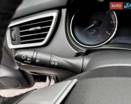 Черный Ниссан ИксТрейл, объемом двигателя 1.6 л и пробегом 160 тыс. км за 17600 $, фото 48 на Automoto.ua