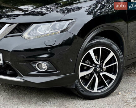Черный Ниссан ИксТрейл, объемом двигателя 1.6 л и пробегом 160 тыс. км за 17600 $, фото 4 на Automoto.ua