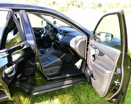 Черный Ниссан ИксТрейл, объемом двигателя 2 л и пробегом 169 тыс. км за 7953 $, фото 10 на Automoto.ua