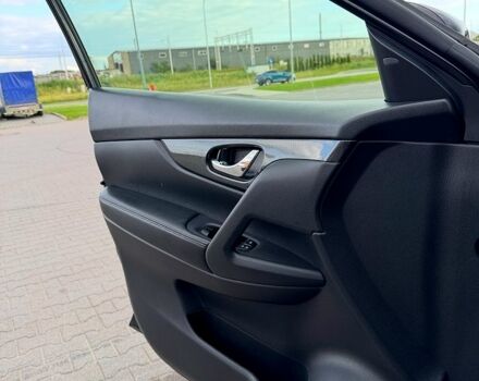 Черный Ниссан ИксТрейл, объемом двигателя 1.6 л и пробегом 228 тыс. км за 16800 $, фото 6 на Automoto.ua